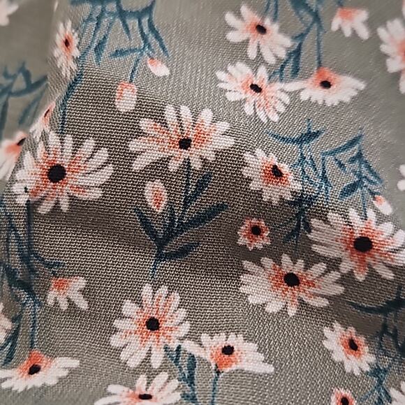 NWT Papermoon Green Floral Top Sz Small - Picture 9 of 9